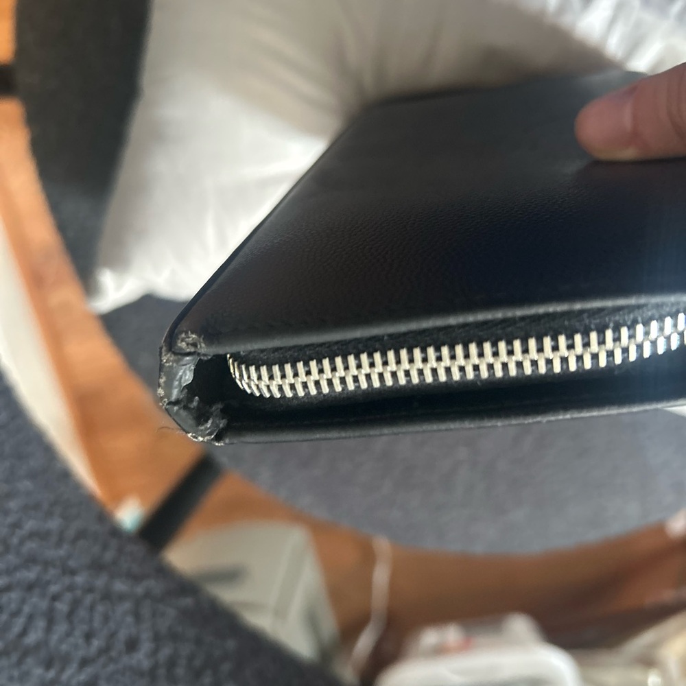 Saint Laurent Zip-Around Organizer Wallet Like New - Picture 5 of 12